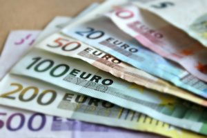 Gratis opleiding of microkrediet?